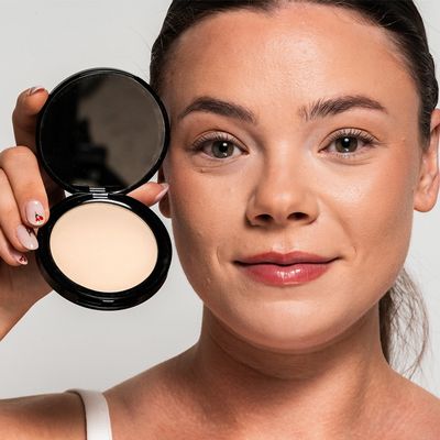 Hello Pretty Powder Foundation Vanilla